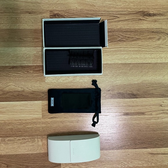 Prada PR 17WS Black Plastic Rectangle Sunglasses Grey Lens - Picture 5 of 8